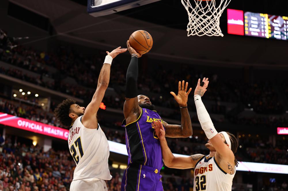 表现亮眼 表现亮眼