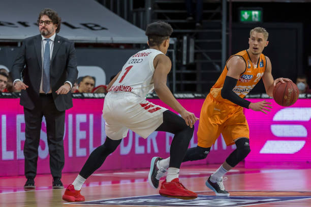 逐步引入外 逐步引入外